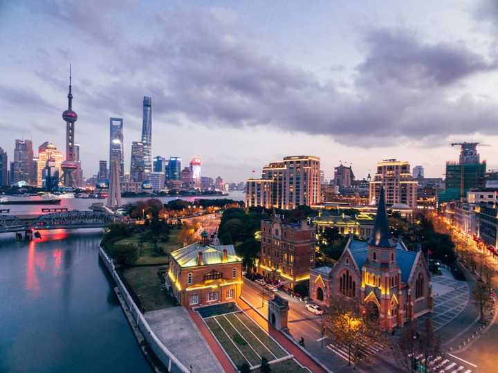 梦启上海，自信之源的璀璨之城